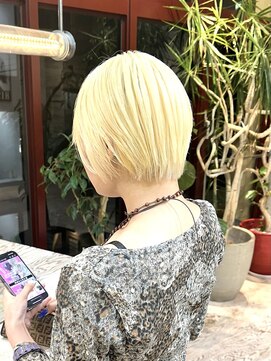 ヲタク(wotaku.) ブロンドヘアショートカットハイトーンケアブリーチショートボブ