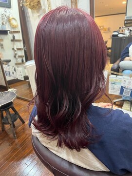 美容室 メザミー MESAMIES 透明感チェリーレッド×くびれレイヤーカットゆるふわミディ