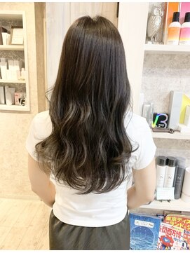 キャアリー(Caary) 福山市美容院Caary 赤味を抑えたグレージュカラー 20代 30代