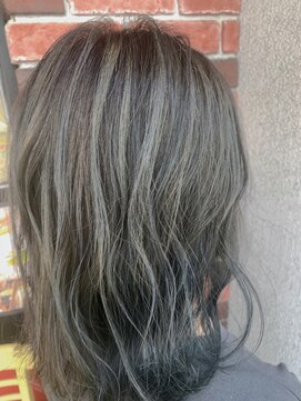 リー 京橋(Lee) > > > 甘辛ミックスカーキアッシュ < < < 新出奈津樹