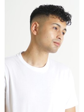 にもう ダウンバング前下がりスパイラルパーマスキンフェード爽やか2