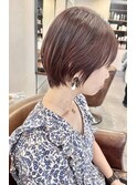 レッドカラーが際立つ大人ショート*