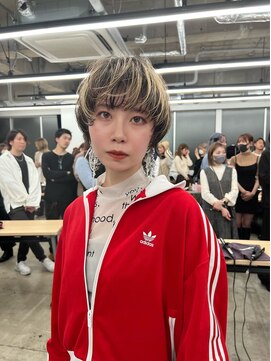 ヴェイン 渋谷(vain) ふんわりショートシースルーバングアッシュカラー大人ボブ