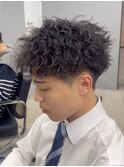スパイラルパーマツイストパーマアップバング短髪メッシュ
