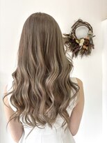 ジェムヘアスタジオ 湘南平塚南口店(Gem Hair Studio)&nbsp;湘南ギャル風ハイトーンミルクティーベージュ【Gem 神原】
