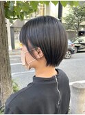 暗髪ショートスタイル