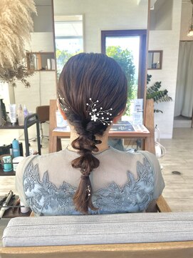 編みおろしポニーテール