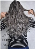 ルーヴェ(LOWE)&nbsp;【LOWE】外国人風バレイヤージュとホワイトグージュのロング