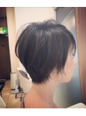 横顔美人ショート