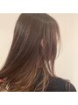 ノノリリ(NONORIRI)&nbsp;ベージュインナーカラー。スタイルに合わせたカラーを提案します