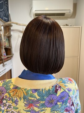 マウナ ヘアー(MAUNA HAIR) ベージュ×パツットボブ