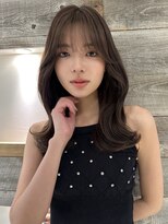 アイヴィー(IVY)&nbsp;ブリーチなしオリーブグレージュくびれヘア【肥田亜沙美】