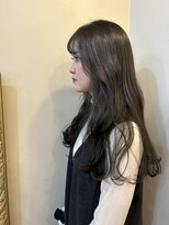 エルムトウキョウ(ELM Tokyo)&nbsp;オリーブグレージュで旬な透明感