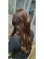 レガーレ(Legare)&nbsp;透明感たっぷりの韓国レイヤー×オリーブグレージュカラー