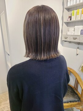 ヘア ケア ディエイチケー(HAIR CARE DHK) 切りっぱなしボブのグレージュカラー