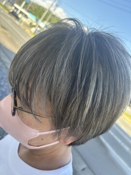 ピックアップ(Pick UP) 白髪ぼかし シルバーカラー ブリーチあり 20代30代40代