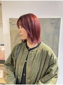 派手すぎない赤
