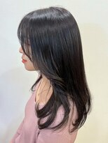 アンド アノン(and anon)&nbsp;レイヤースタイル　顔周りレイヤー　黒髪セミロング　韓国風