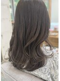 マットグレージュ×美髪ミディアム