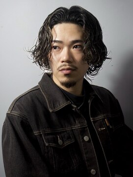 プレミアムバーバー 表参道店(PREMIUM BARBER produce by HIRO GINZA) スパイラルパーマセンターパート