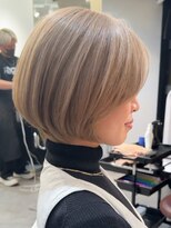 表参道大人ショートボブ白髪ぼかしハイライト顔周りレイヤー30代
