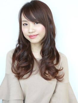 ウィーヴィーアイレックス(weebee Ailex)の写真/【湊川駅徒歩3分】雰囲気を変えたい方におすすめ♪白髪をカバーしお洒落も楽しめるグレイカラーをご提案◎