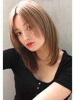 ロゼ 茨木(Rose)&nbsp;【ROSE】レイヤーカット＿センターパート＿ハイトーンカラー