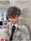 ホワイトメッシュ/ツイスト/ツイスパ/パーマ/メンズ/眉毛/心斎橋