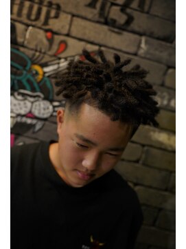 フォーコーナーズカットショップスリーセント 栄(FourCornersCutShop 3/cent) ショートドレッド