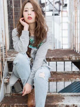 レイ(ray.) 女っぽニュアンスなノーバング束感ロング