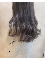 オーストヘアーベンヌ(Aust hair Bennu) アッシュグレー×ハイライトカラー