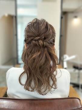 リノエヘウ(Lino eheu) 清楚ハーフアップ