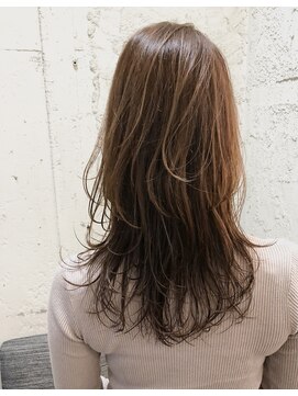 ペネロープ(Penelope) 新宿/セミロングレイヤー/極細ハイライト/ベージュ系