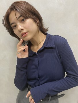 イルウィ(irwi) 【大人かわいい】こなれ感 ボブルフ 透明感ブラウンカラー