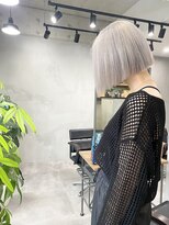 ボレロ(BOLERO)&nbsp;韓国風ストレートミニボブ前下がり×シルバーカラー20代30代