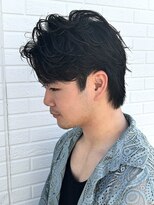 ヒュイル バイ ニアウ(Hwyl by Niau) メンズジェントルショートセンターパートニュアンスパーマ眉毛