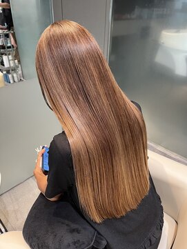 ヒスイバイケンジ(hisui by KENJE) 艶髪ストレート