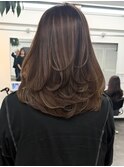 黒髪　ボブルフ　ネビージュ　小顔　ワンレン　スペインカール