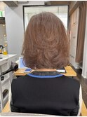 明るい白髪染めで作る軽やかボブ