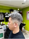 《ショートレイヤー×グレーヘア》