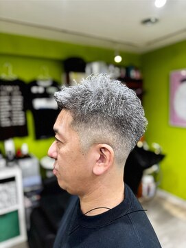 シースティア(siistia) 《ショートレイヤー×グレーヘア》