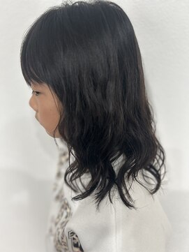 アート(art) 毛先に動きをつけて結んだ時も可愛く☆