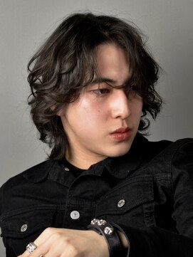 アドール(ADOR) 《HARUKI》シャドウウルフ/メンズボブ/ミディアムヘア