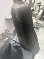 フッタ(Futta)&nbsp;暗髪ストレート【髪質髪質】【イルミナカラー】【西武新宿駅】