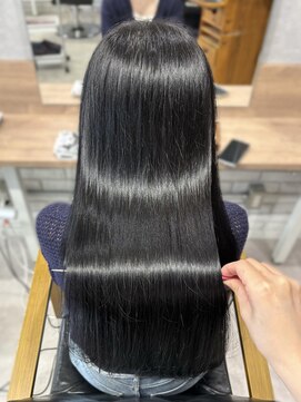 モク(mok) ◯梅雨のパヤパヤが気になる方大集合！！艶々縮毛矯正
