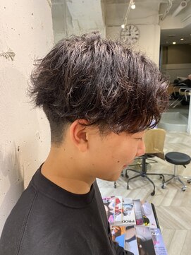 エル(EL by green) 【YUKI】センターパート×ツーブロック×刈り上げ