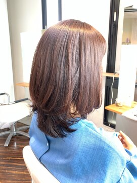 アトリエアルシュ(atelier ARCHE) ふんわりひし型ミディアム,外ハネボブ,ミディアムレイヤー