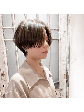 髪質改善と縮毛矯正の専門店 サンティエ(scintiller) 大人綺麗な小顔襟足スッキリショートボブ 30代40代50