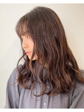 エン(En,) 弾力ウェーブ×深みアッシュ