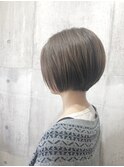 ショートボブ